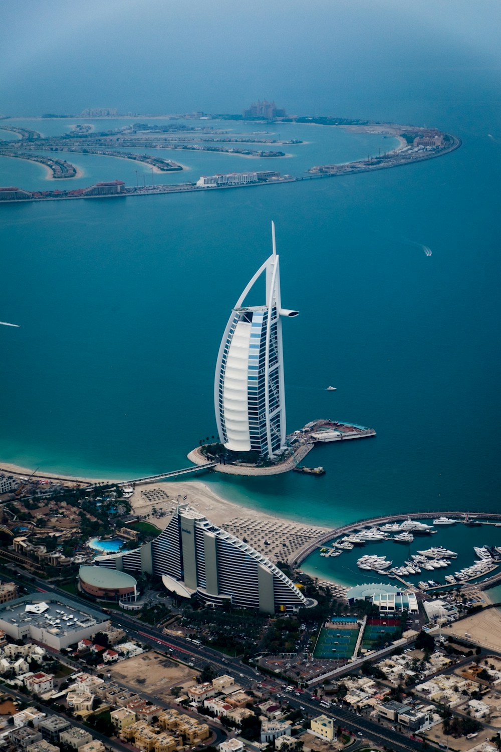 Business Class Flights From UK to Dubai